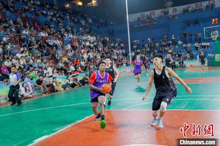 热辣村BA：美国青少年在贵州台江县村落与苗族同