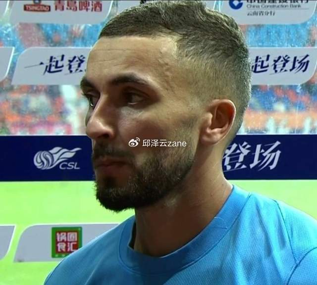 巴甲名宿内托怒斥拉布亚德：根本不会踢球，成