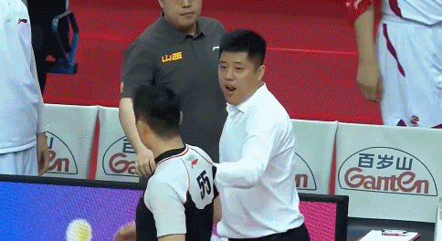 山西男篮遭江苏逆转 主帅潘江被驱逐引重罚