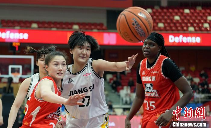 四川女篮凭借稳健轮换与